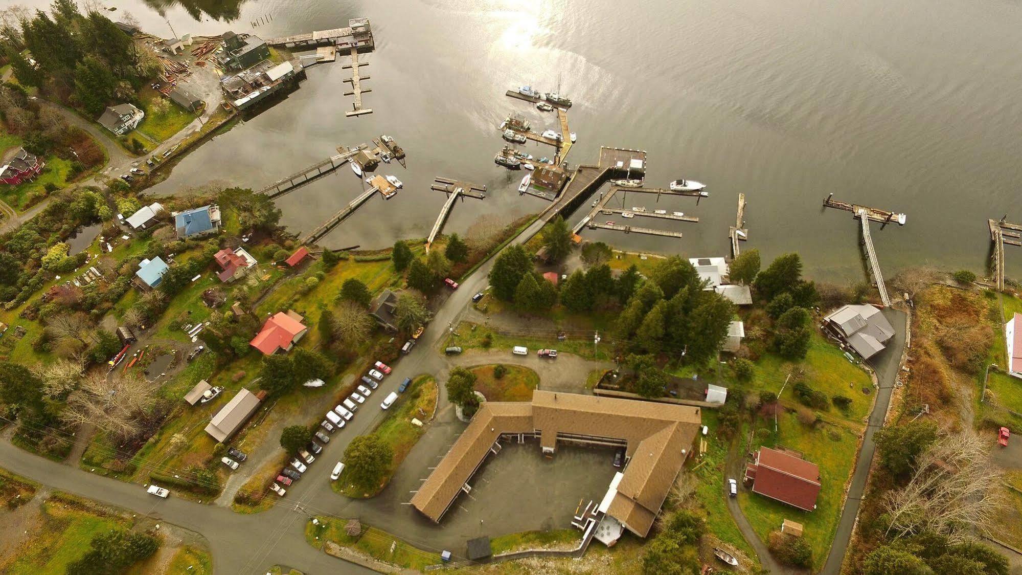 The Bamfield Motel Salmon Beach Exterior foto